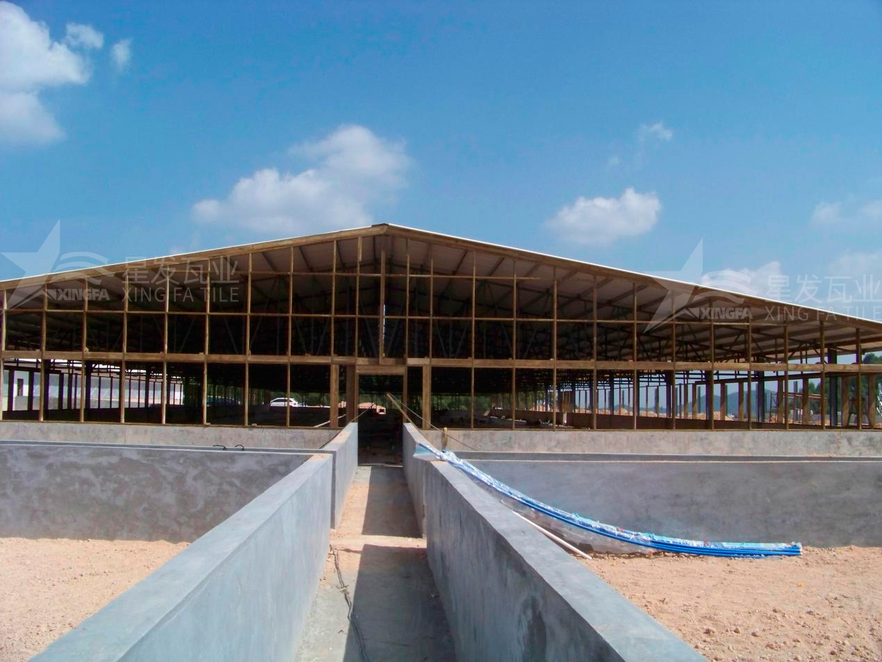 廠房屋頂用PVC中空隔熱瓦的好處？為啥廠房老板愛用PVC中空隔熱瓦