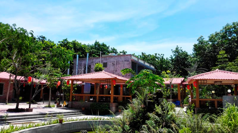 屋面合成樹脂瓦的標(biāo)準(zhǔn)尺寸是多少？通?？梢宰瞿膬煞N尺寸？