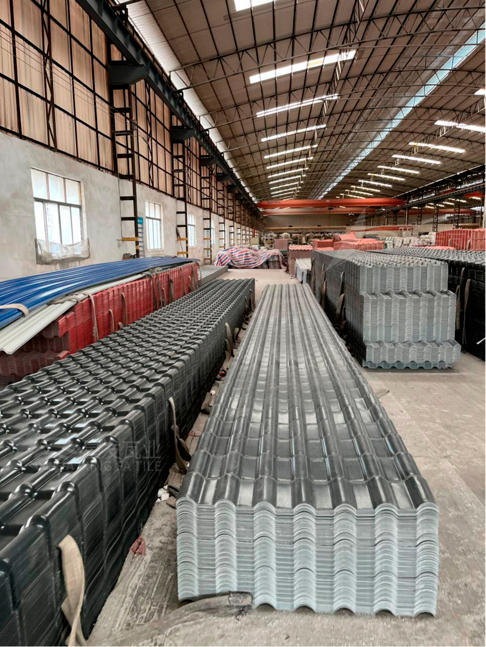 實力合成樹脂瓦生產(chǎn)廠家直銷的3大優(yōu)勢！